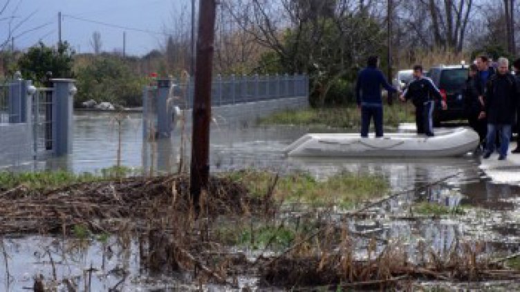 Наводнения в Сърбия, червен код за опасно време в Хърватия