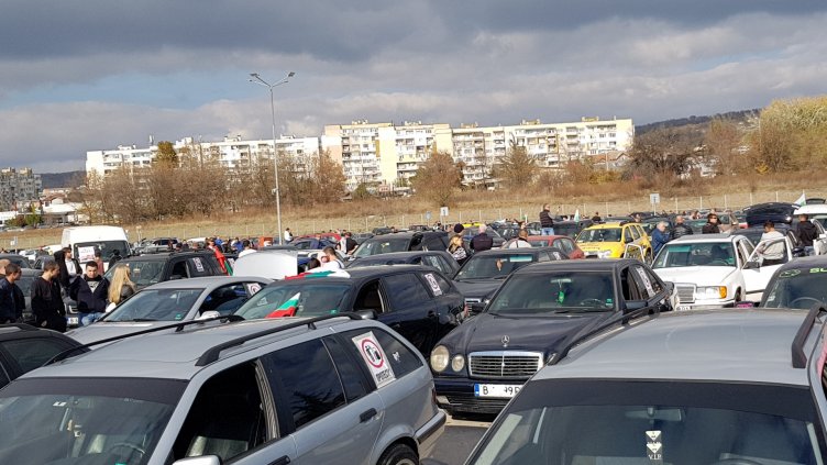 Автошествие и протест срещу цените на горивата се състояха във Варна