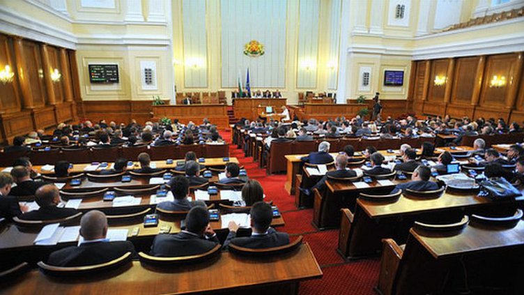 Парламентът прие окончателно законовите промени, свързани с КТБ