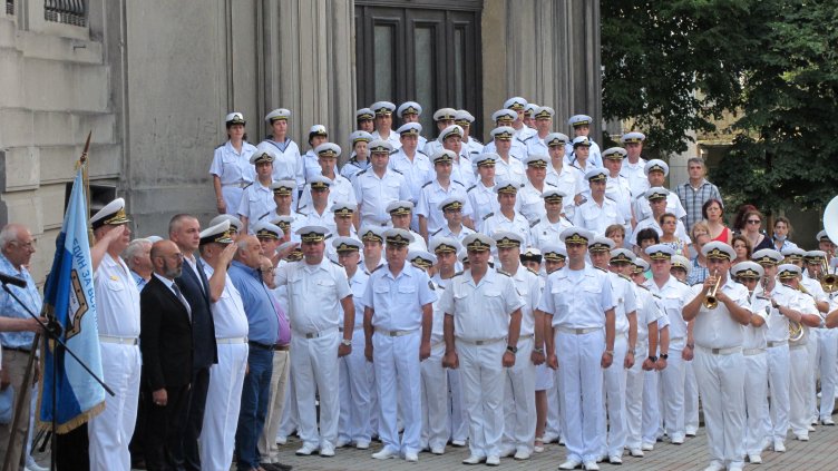 Почетоха с военен ритуал 130 години от рождението на контраадмирал Иван Вариклечков