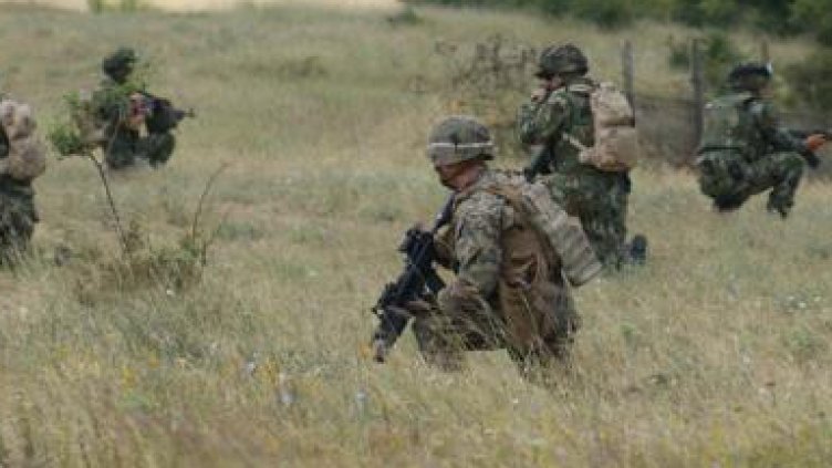 Обявиха конкурс за 246 вакантни позиции в Сухопътните войски