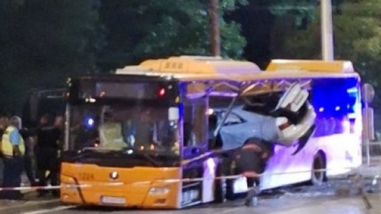 Погребаха д-р Иса Али 45 дни след зверската катастрофа, в която бе убит