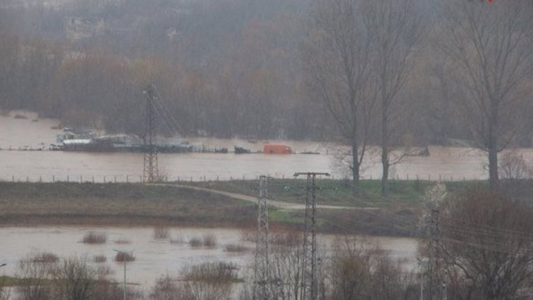 Обилен дъжд наводни Крумовград