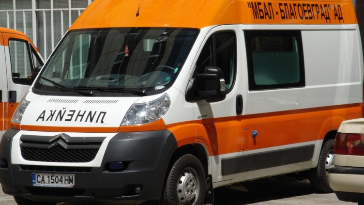 Пребиха компютърен специалист пред дискотека в София