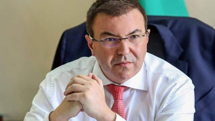 Ангелов иска забрана на социалките за деца под 15 години