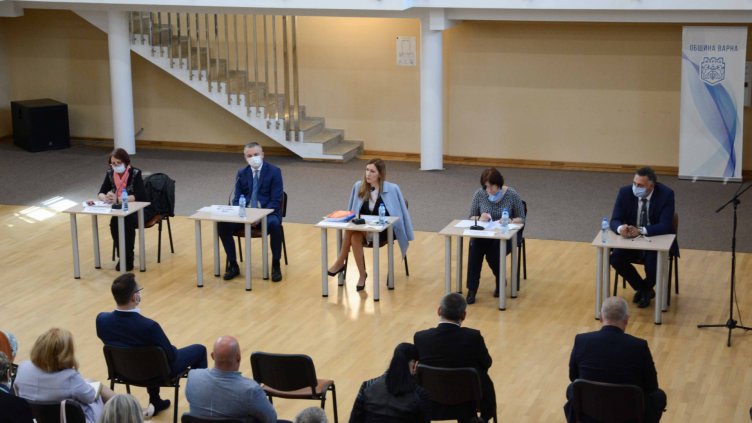 Ангелкова във Варна: За да имаме сезон, трябва да спазваме здравните изисквания