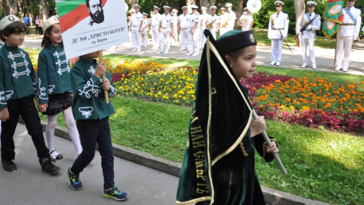 Варна отбеляза 141 години от подвига и гибелта на Христо Ботев (СНИМКИ)
