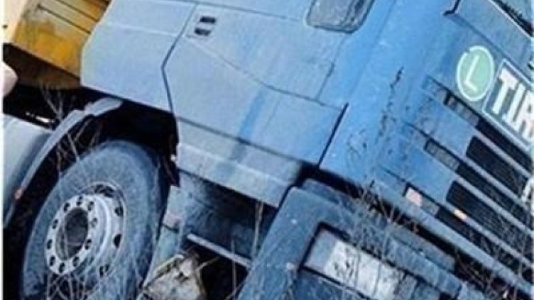 2-ма загинаха в лека кола, отнела предимството на камион до Плевен