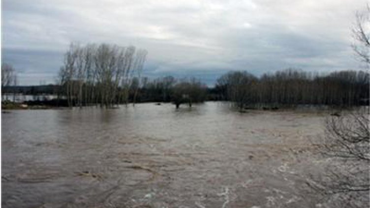 Придошлата река Марица може да прекъсне водоснабдяването на Пазарджик