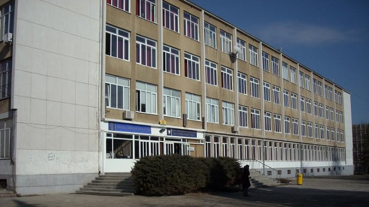 Учители от I-ва и IV-та ЕГ във Варна изготвиха помагала на чужди езици за МОН