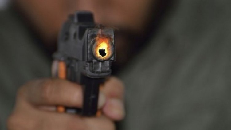 Мъж влезе в болницата в Дупница с газов пистолет 