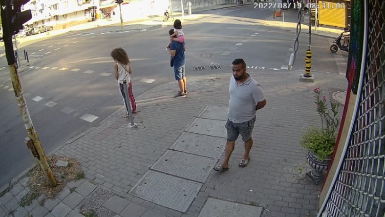 Издирват нагъл грабител във Варна, нападнал жена на "Колхозния" 