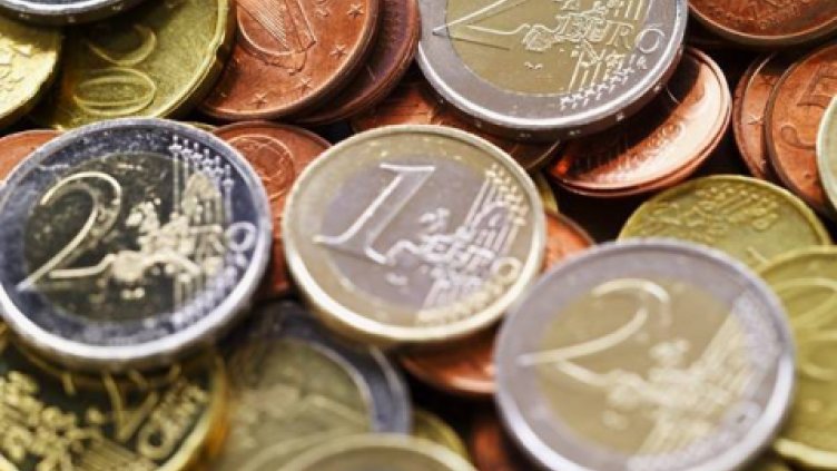 Търговското ни салдо на минус 1 млрд. евро  