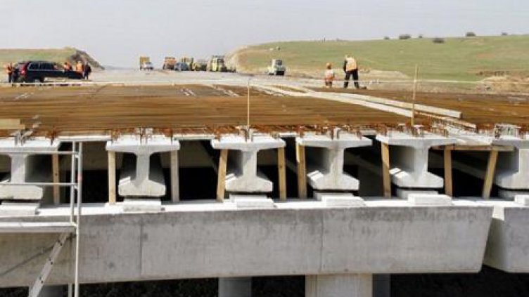 Работник падна от строящ се мост на АМ "Струма"