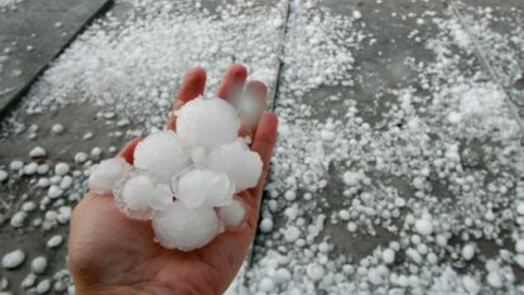 Градушка с големината на орех удари Пловдив