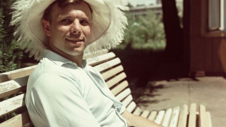 Редки снимки от живота на Юрий Гагарин показа руско издание