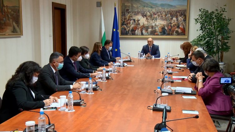 Президентът: Има предложение за провеждане на изборите в 2 дни