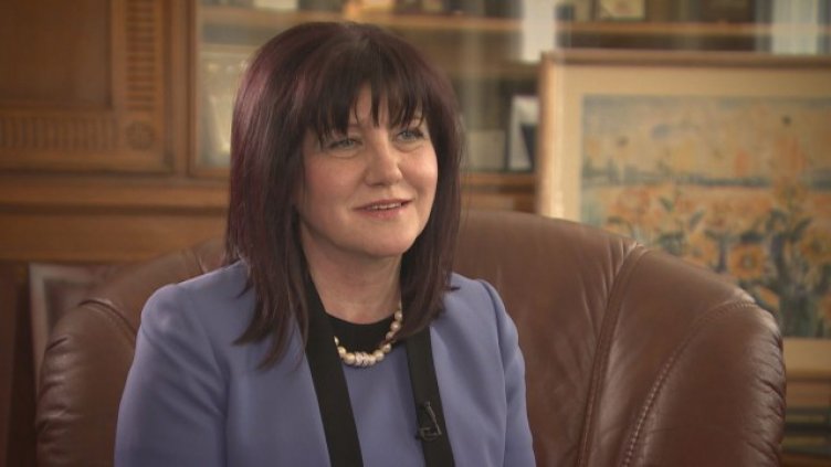 Караянчева привика политическите лидери на председателски съвет