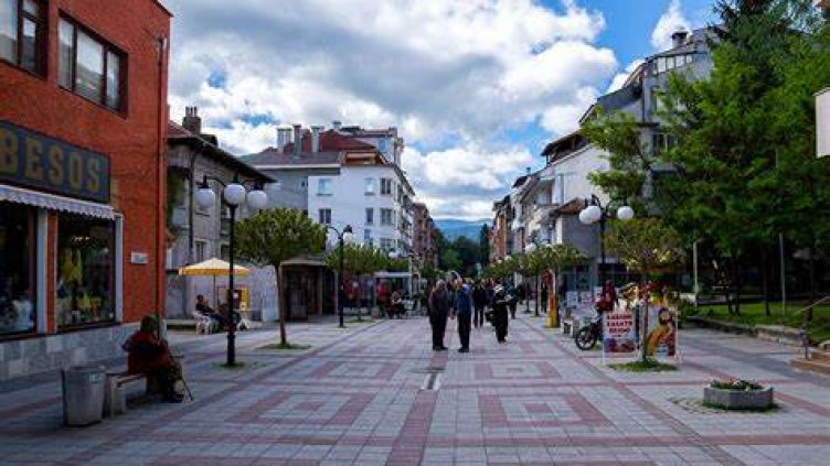 Български курорт шокира с рекорден куверт за Нова година от 11 500 лева