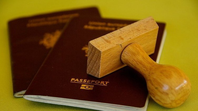 Близо 1000 чужденци са станали българи през 2018 г.