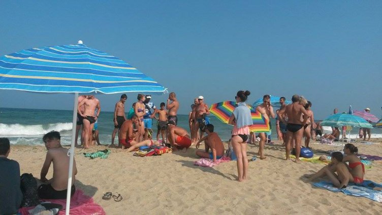 Спасители възкресиха чужденка на плажа в Обзор