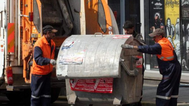 Държавни институции дължат милиони за такса "смет" 