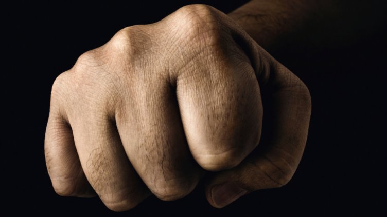 Във Варненско: Майка преби непълнолетната си дъщеря