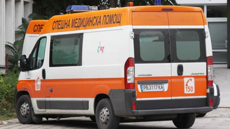 Две жертви и 8 ранени на пътя