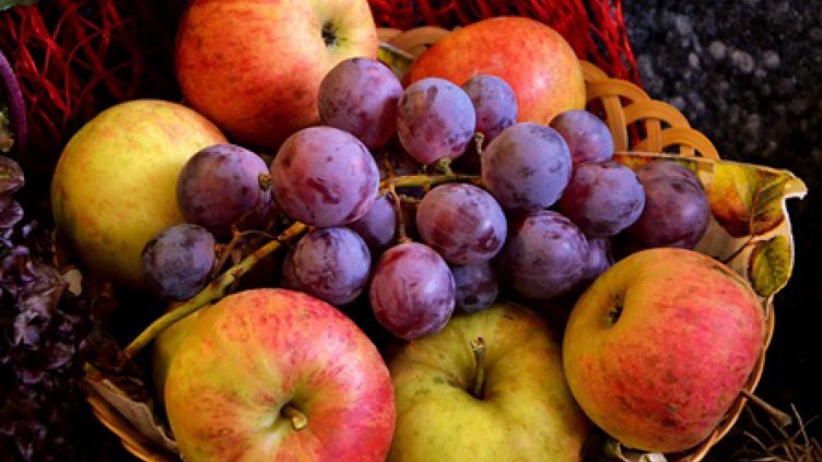 Ябълките и гроздето поевтиняват