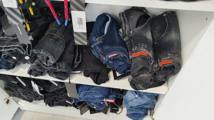 Съдят варненка, продавала дрехи менте