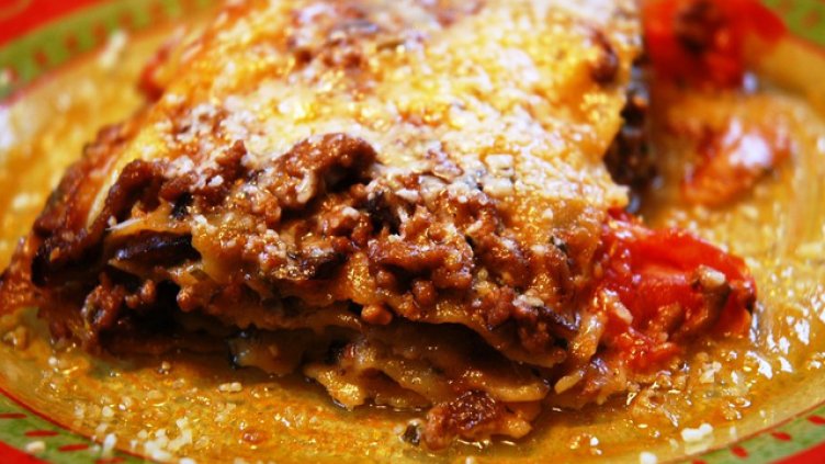 Лазаня с гъби, моцарела и пармезан