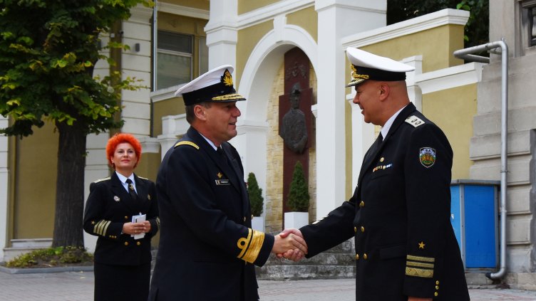 С официална церемония посрещнаха контраадмирал Уим Роберехт