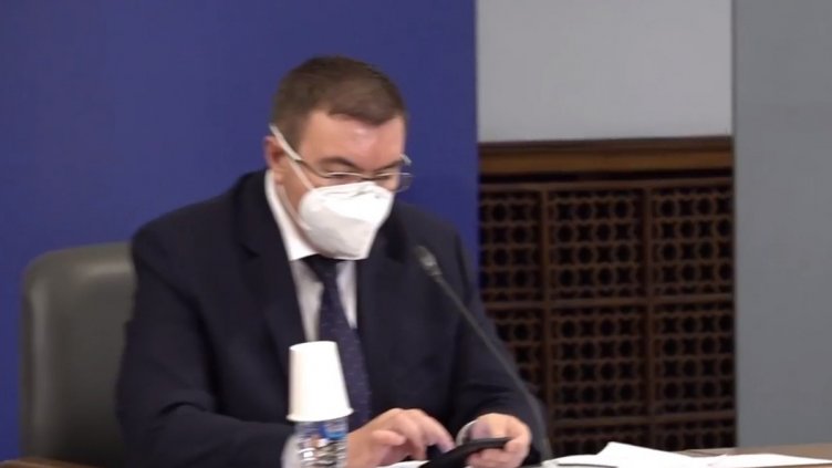 Новите 6 мерки на НОЩ, оттеглени от здравния министър. Рано им било!