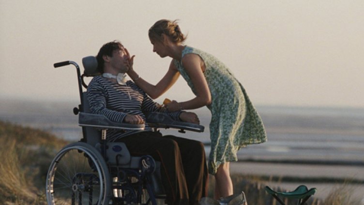 146 инвалиди във Варна могат да останат без помощи за придружител