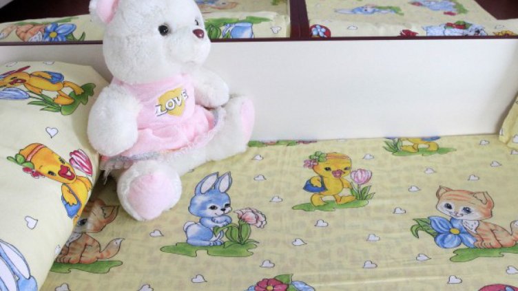 Безкрайното чакане: Бавят осиновяванията по 5 години