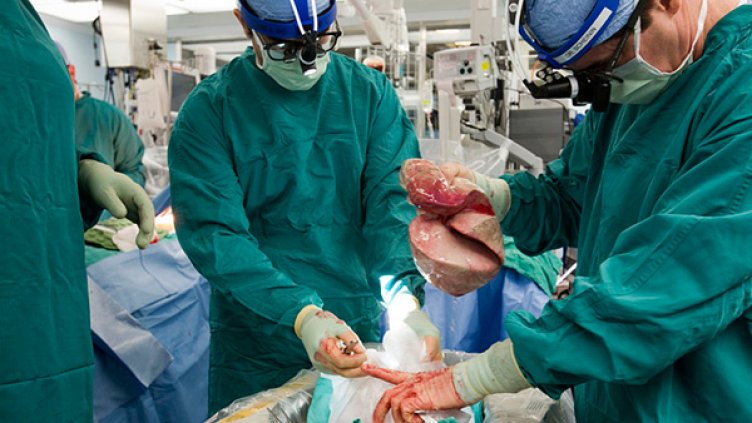 Скандален отказ от лечение! 22-годишна е пълнолетна, няма трансплантация