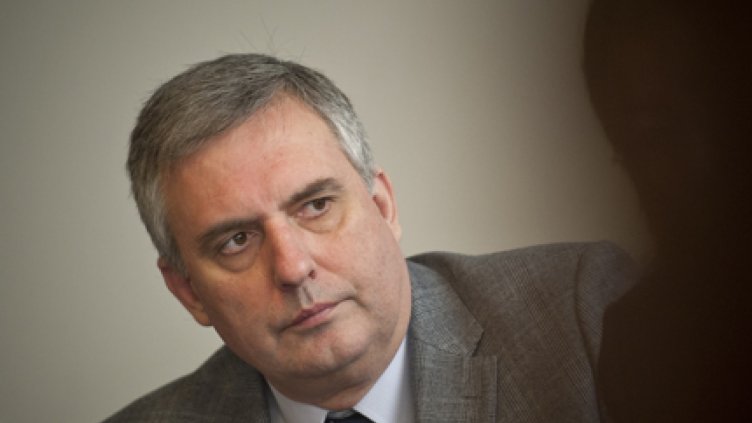 Да се разграничат чиновниците от полицаите в МВР, зове Калфин