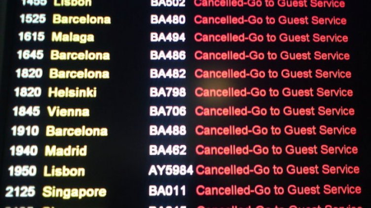 Отмениха над 115 полета от „Хийтроу” заради лошо време