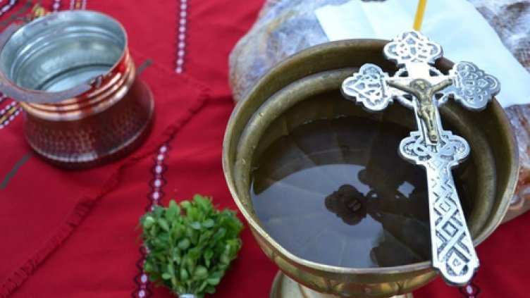 Варненски свещеник ще извърши водосвет за здраве на пострадалите от бл. 302