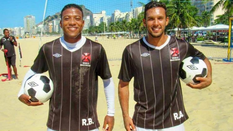 Дуо световни шампиони подсилиха "Спартак" за Шампионската лига по плажен футбол