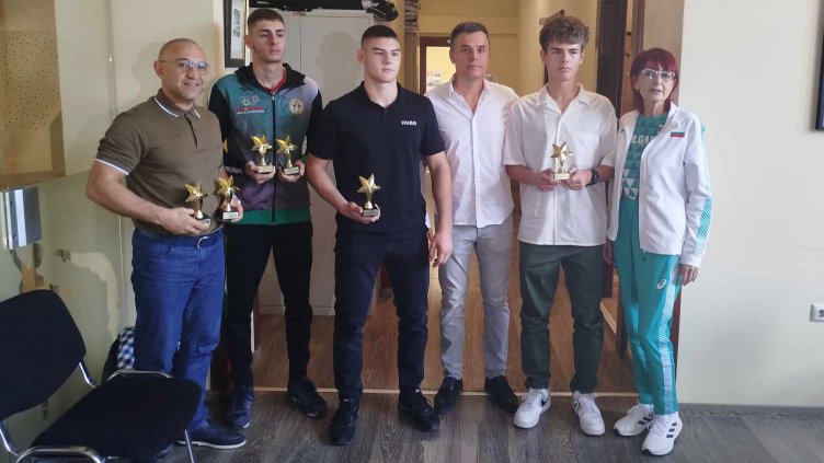 Кикбоксьор, лекоатлет и борец са най-добрите спортисти на Варна за август (СНИМКИ)