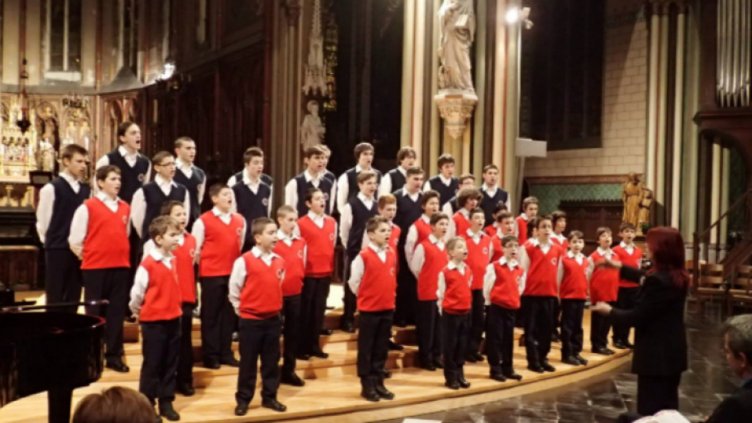 Три концерта на коледна тема ще изнесат варненски хористи