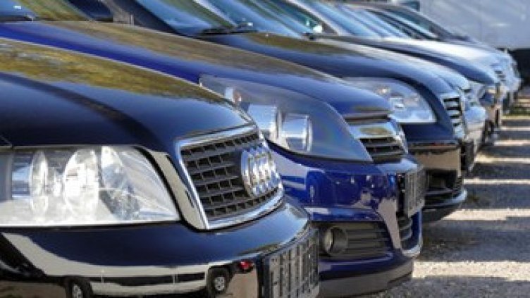 85 автомобила конфискуват от силистренец, подсъдим за данъчна измама