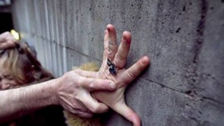 Момиче се измъкна на косъм от изнасилване