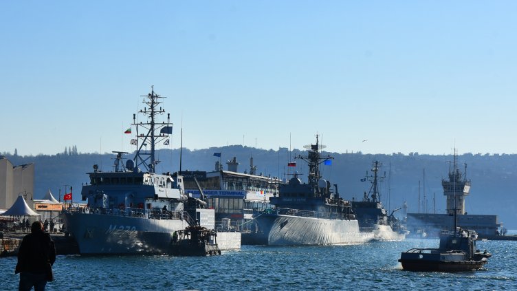 Корaби нa НАТО акостираха във Варна (СНИМКИ)
