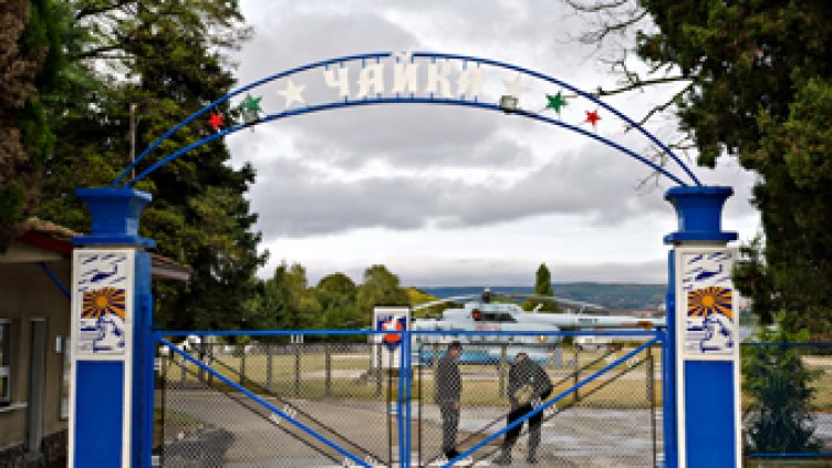 Показват бойна техника и оръжия на деца по повод 1-ви юни