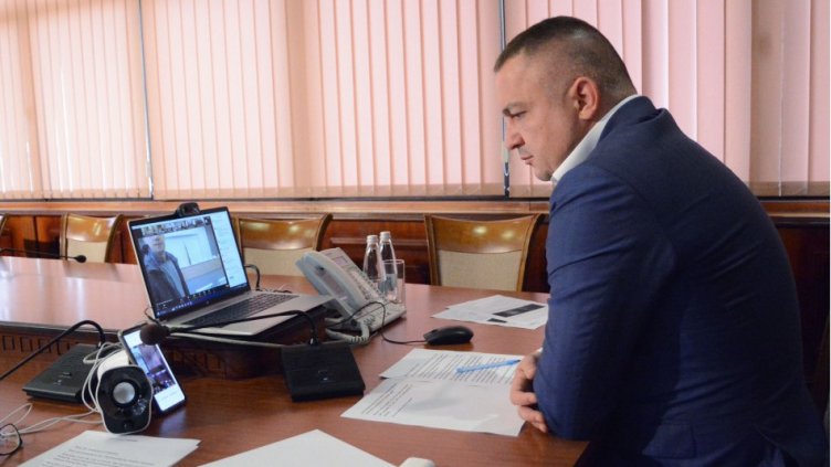 Портних участва в онлайн среща на върха на градовете и регионите в Киев