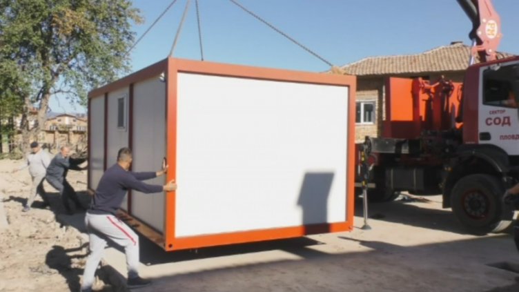 Осигуриха фургони за наводнените карловски села