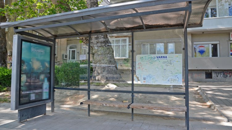 Ремонтираха 30 спирки в централната градска част на Варна