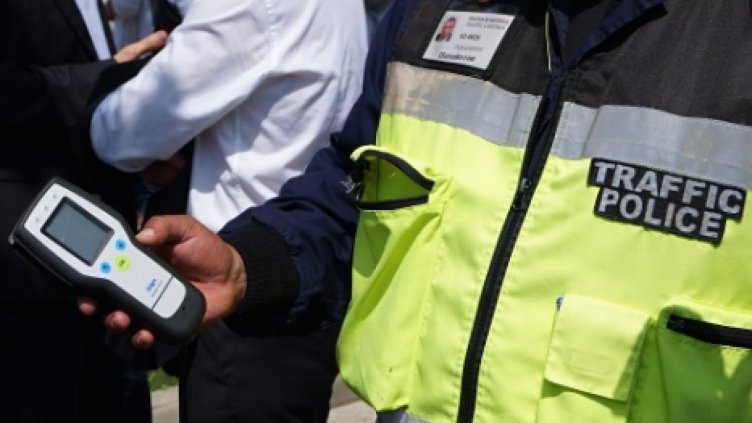 Двама пияни зад волана хвана полицията за ден